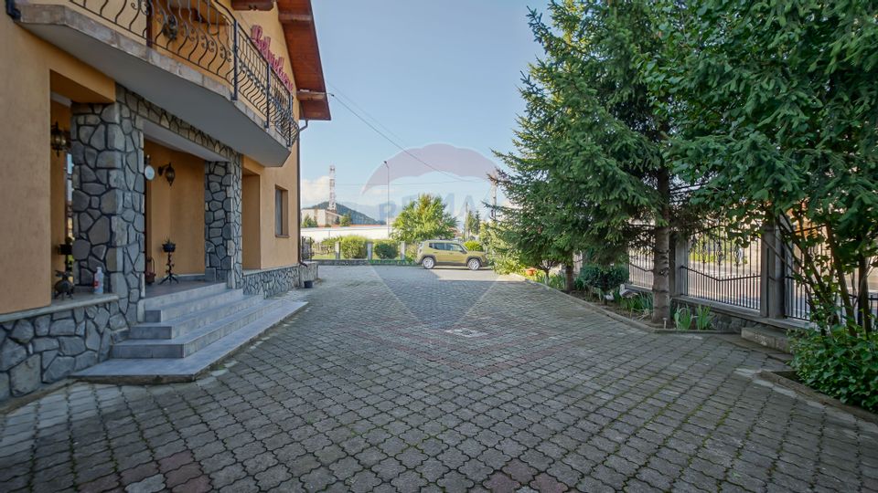 Casă / Vilă de vânzare în Râșnov, afacere-Pensiune clasificată