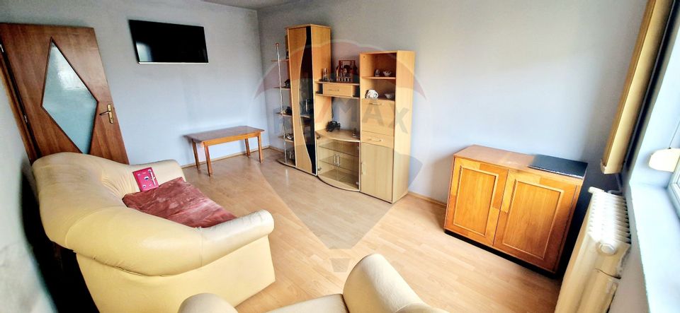 Apartament cu 3 camere de închiriat în zona Aurel Vlaicu