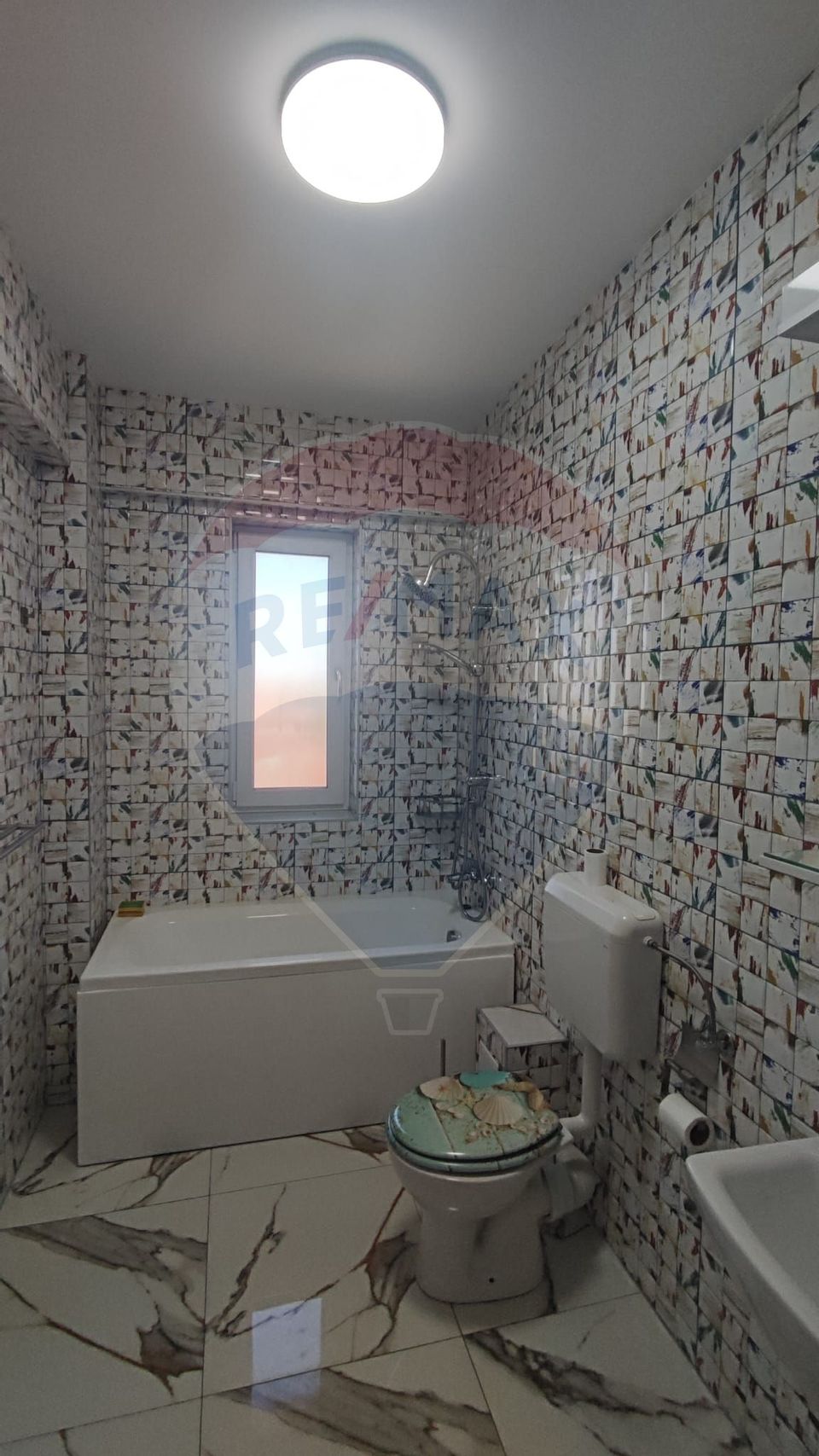 Apartament studio nou de inchiriat parcare inclusa zona ultracentral