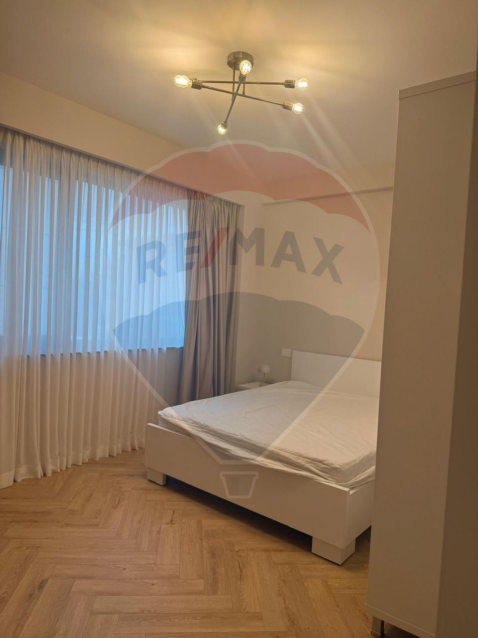 Apartament cu 2 camere de închiriat în zona Ultracentral