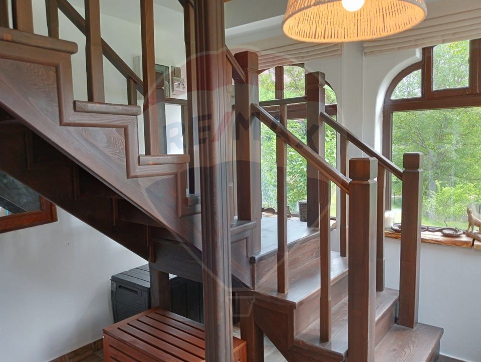 Vanzare casa  4 camere-microferma, cu panouri fotovoltaice