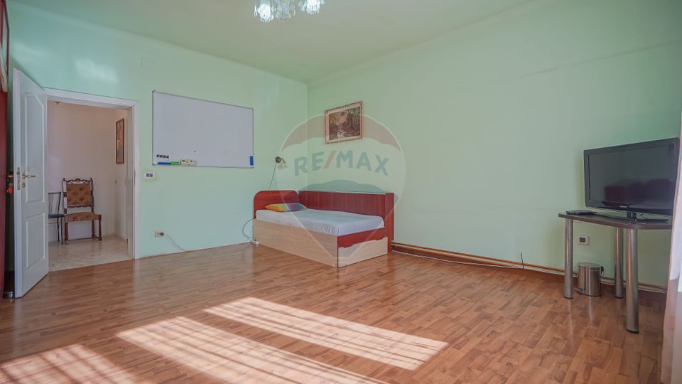 7 room House / Villa for sale, Aurel Vlaicu area