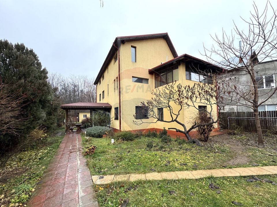 Villa 11 rooms | Buftea - 2 min from Buftea Lake