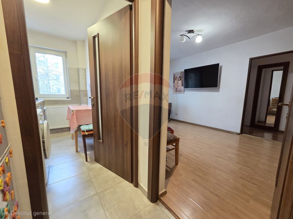 Apartament 3 camere etaj 1, Sud