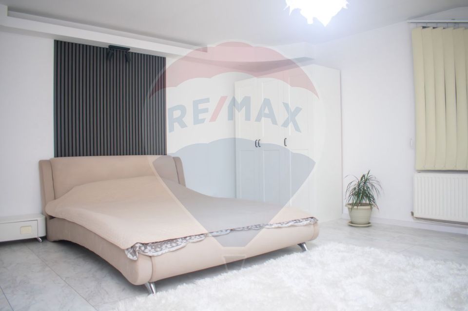 Casă / Vilă cu 5 camere de vânzare