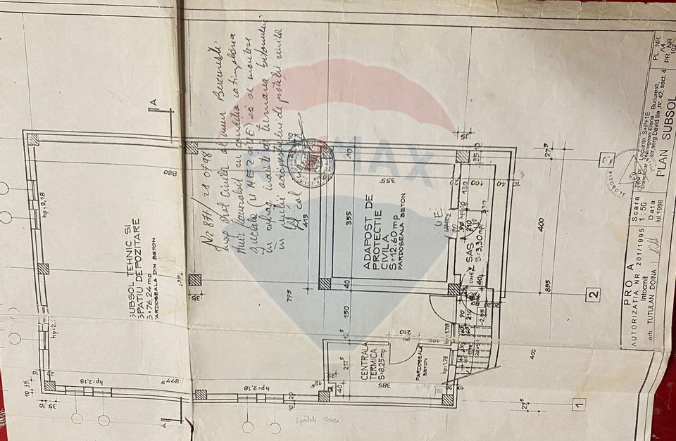 Casă / Vilă, și service cu spații de birouri, de vânzare în sector 4