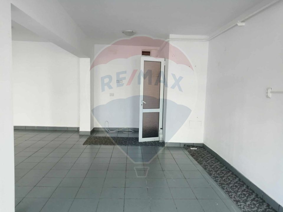 48.43sq.m Commercial Space for rent, Micro 14 area