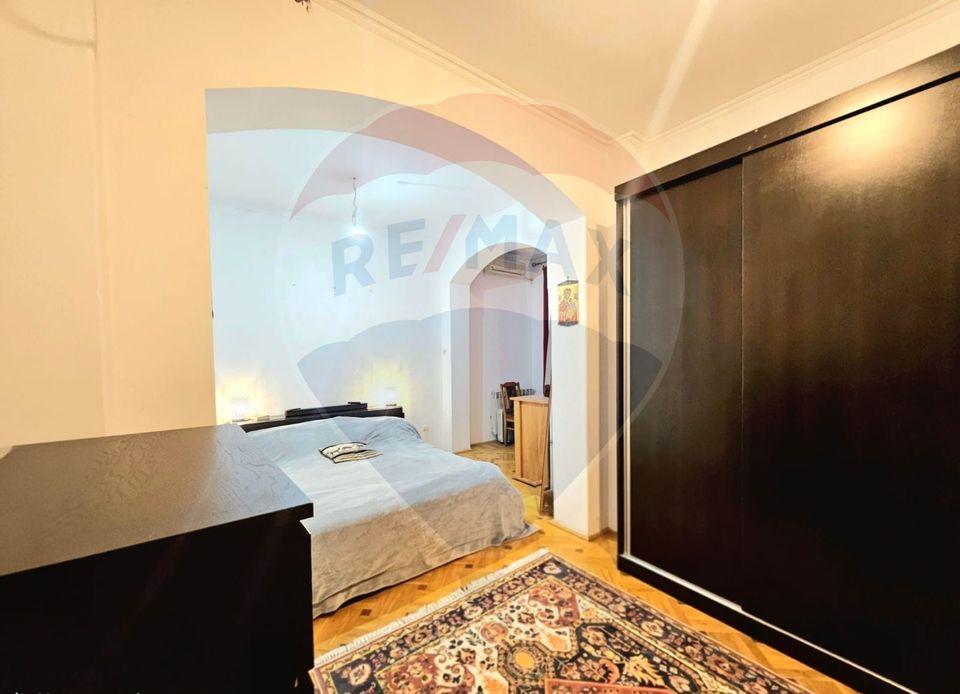 15 room House / Villa for sale, Universitate area