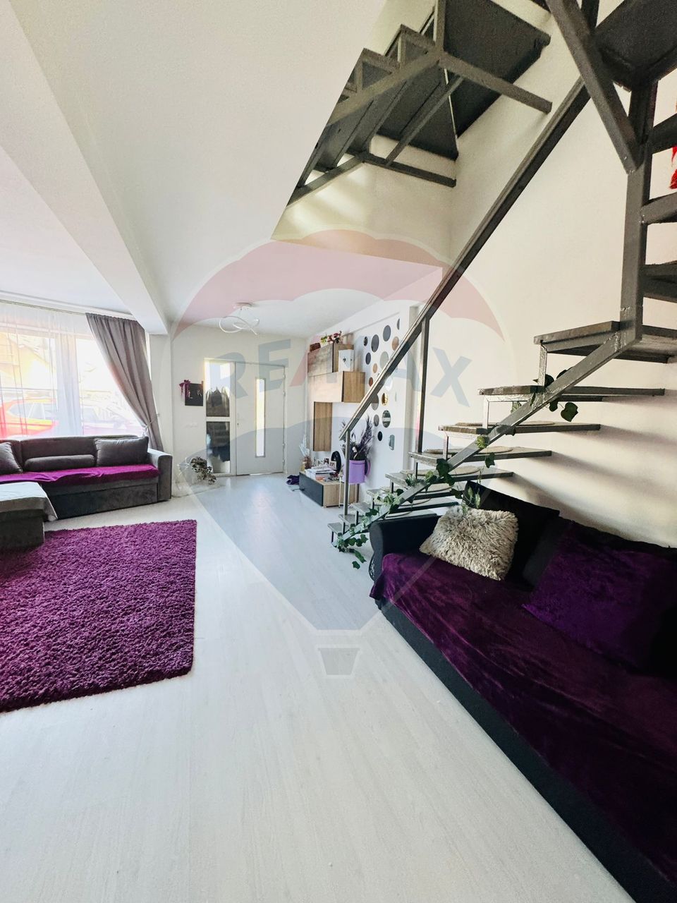 8 room House / Villa for sale, Vest area