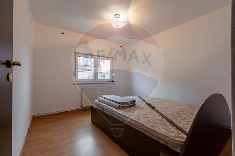 Apartament spațios cu 4 camere, 2 băi și 2 balcoane, et. 3