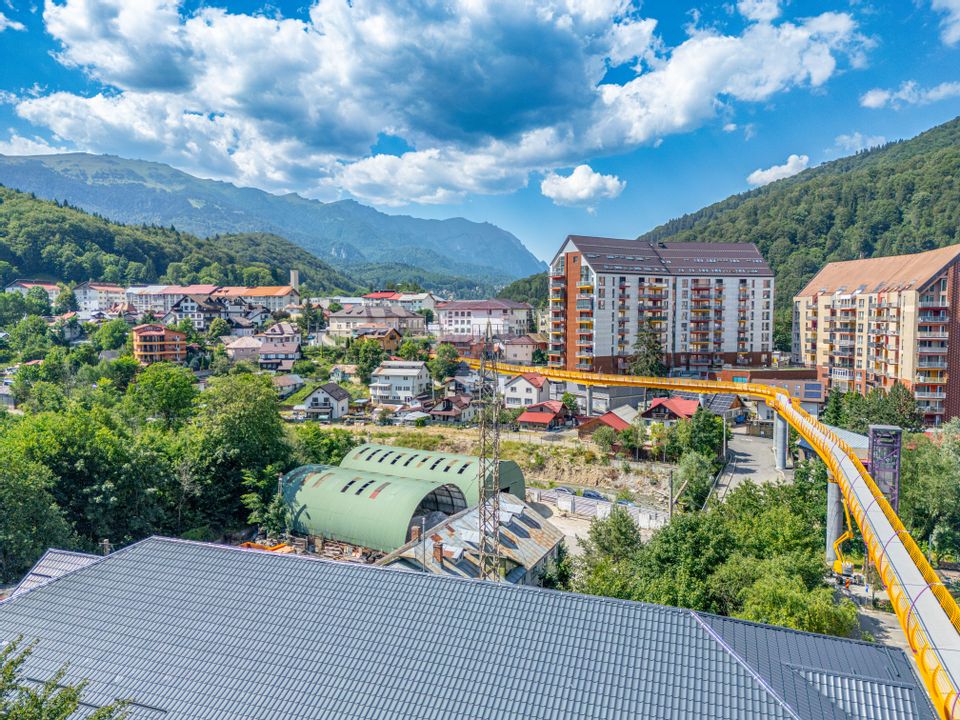 Apartament de Lux | Curte Privată, Garaj | Priveliște Superbă |Sinaia