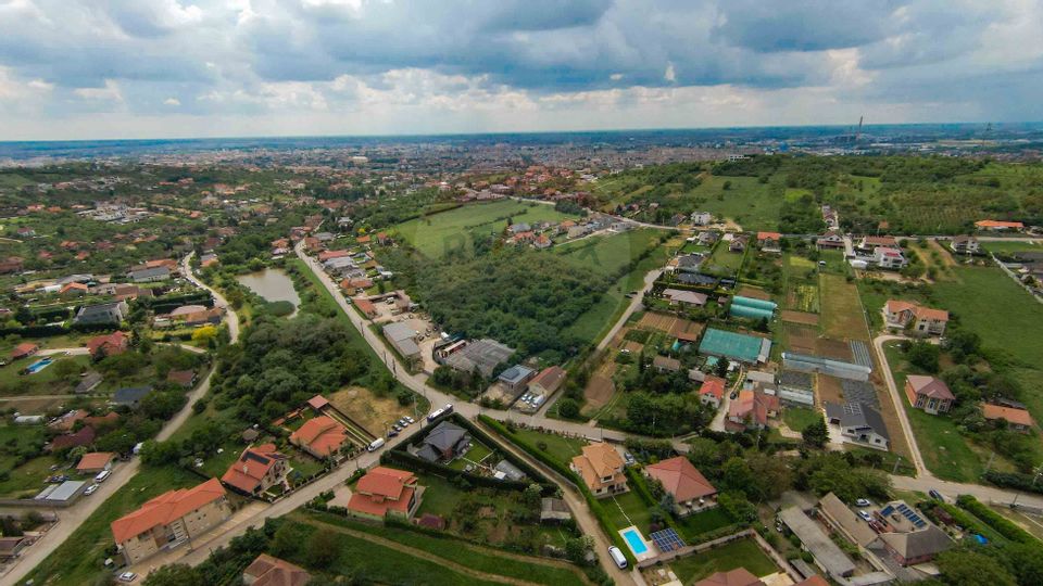 De Vânzare Teren Intravilan 1210 mp, dublu front, Strada Izvorului