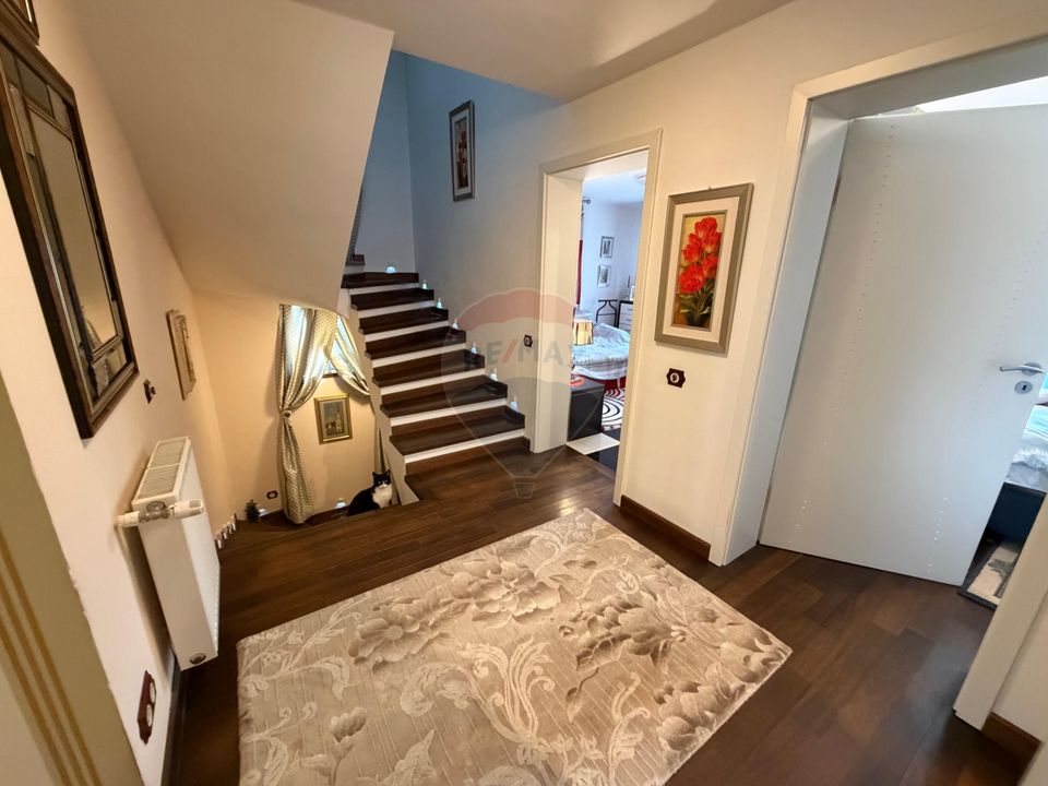 9 room House / Villa for sale