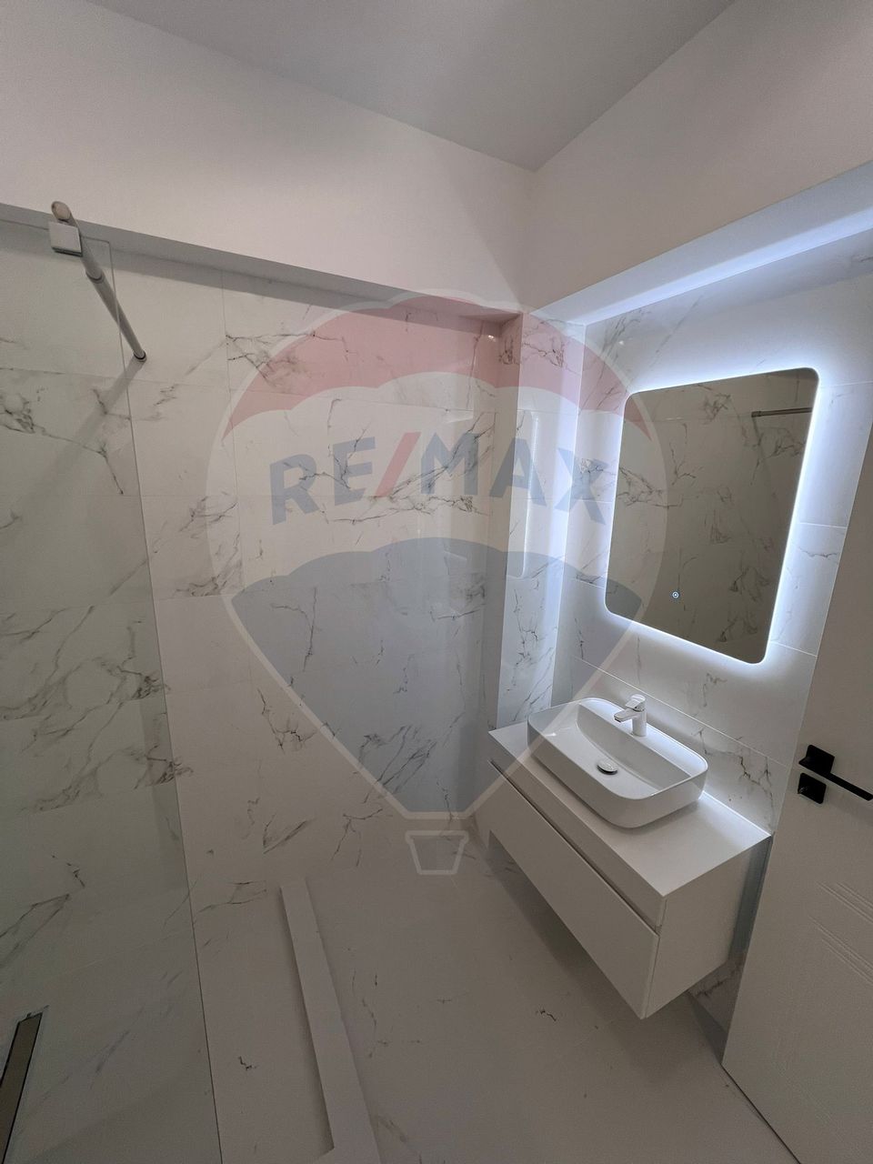 DE INCHIRIAT Apartament 3 camere CRYSTAL NORTH PIPERA