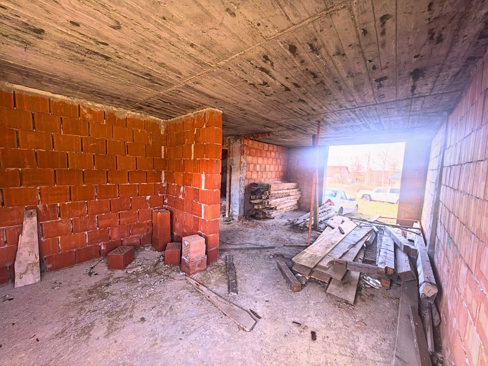 Casă P+M la roșu de vânzare – Tăuții-Măgherăuș