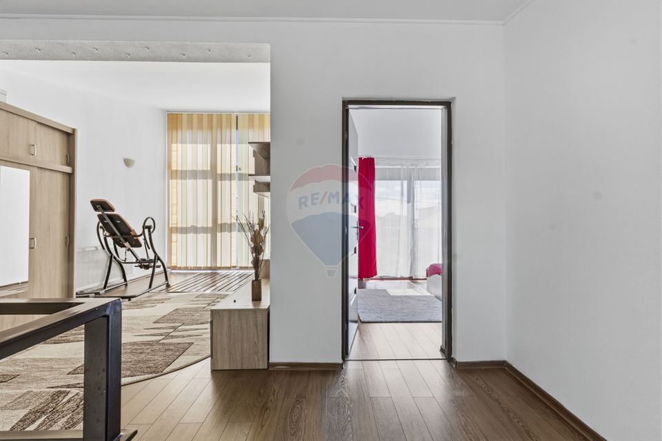 Casă cu 5 camere de inchiriat in Sofronea,Arad