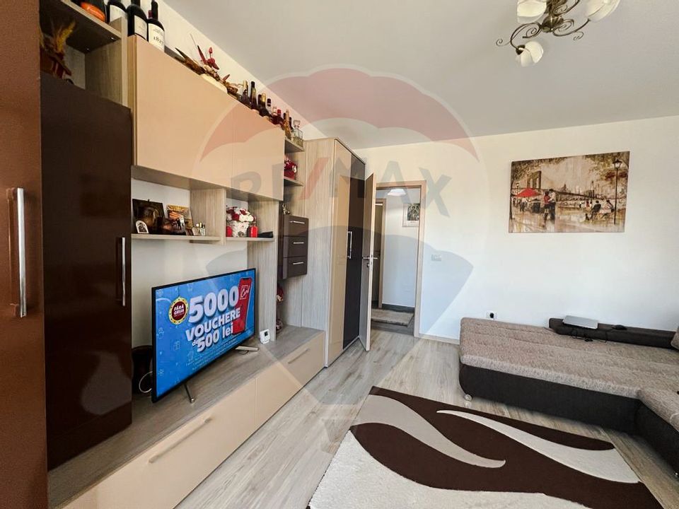 Apartament de 3 camere cu gradina proprie de 53mp, zona Tractorul!