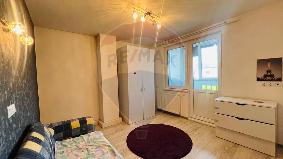Apartament de inchiriat cu 3 camere  zona Canal 7