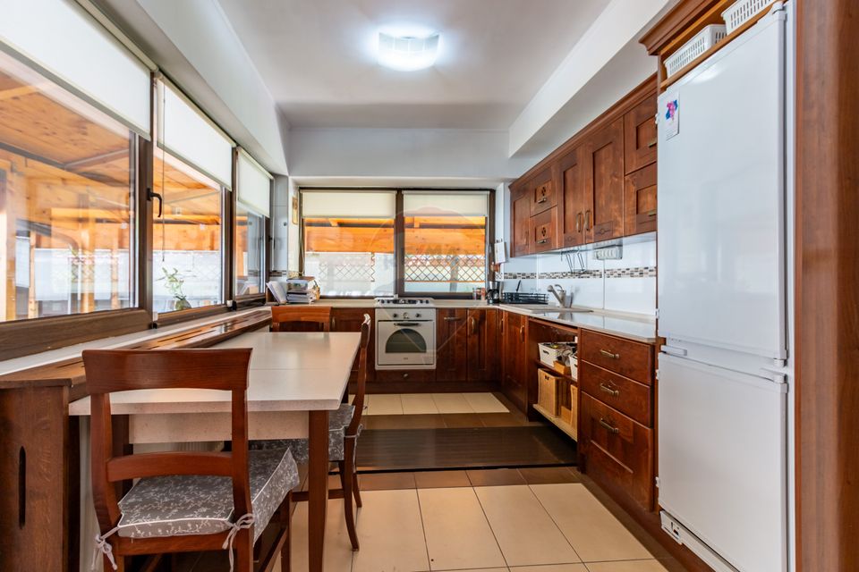 Villa 300sqm, land 500sqm Eroii Revolutiei| Afterschool, kindergarten