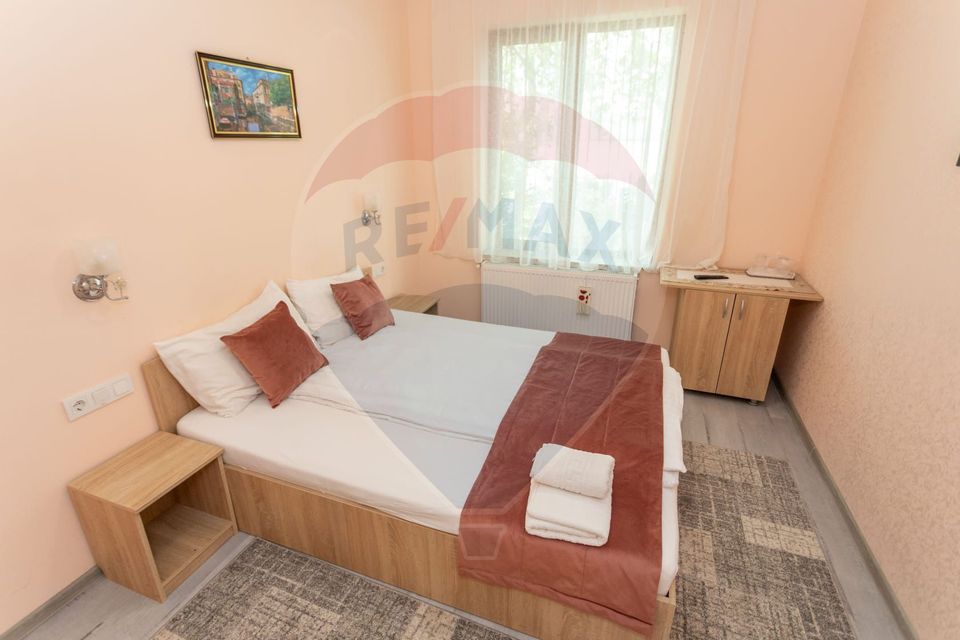 Pensiune agroturistică cu 6 camere + Casă de locuit, de vânzare