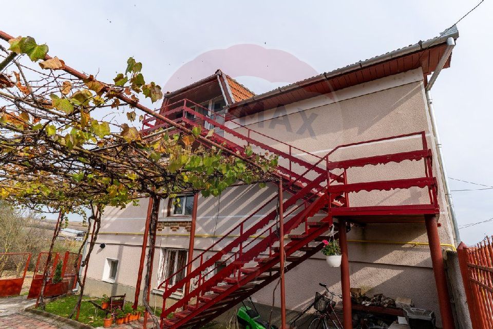 8 room House / Villa for sale