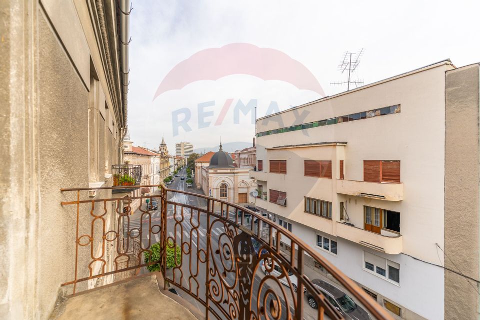 Apartament ultracentral 3 camere de vanzare