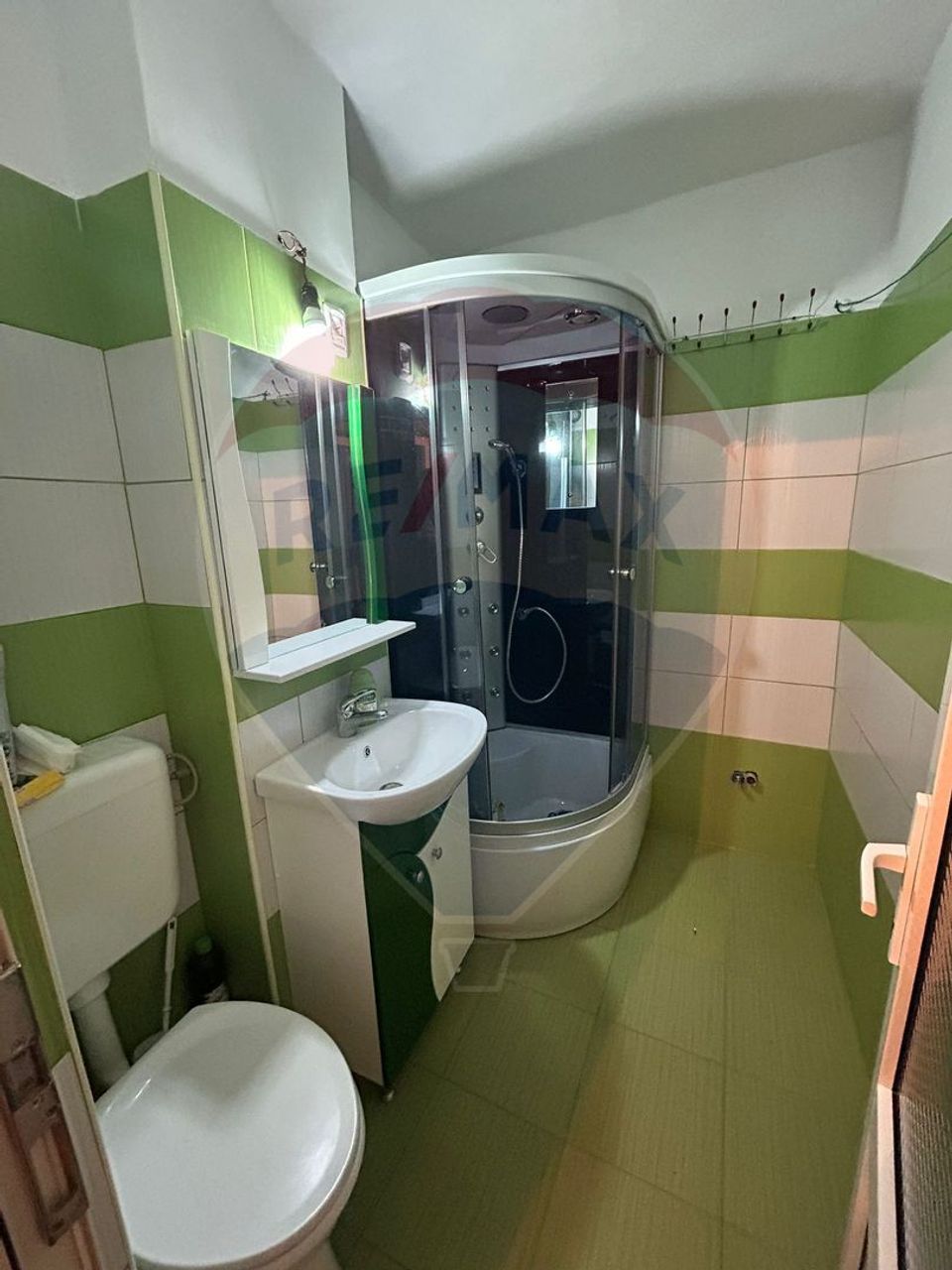 Garsonieră de vânzare