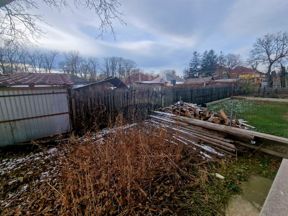 Casă / Vilă cu 5 camere de vânzare în zona Central