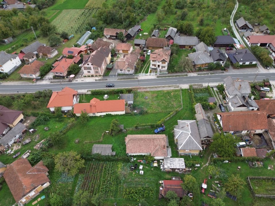 Casă din caramida cu 4 camere de vânzare in Bucumi MM langa DN