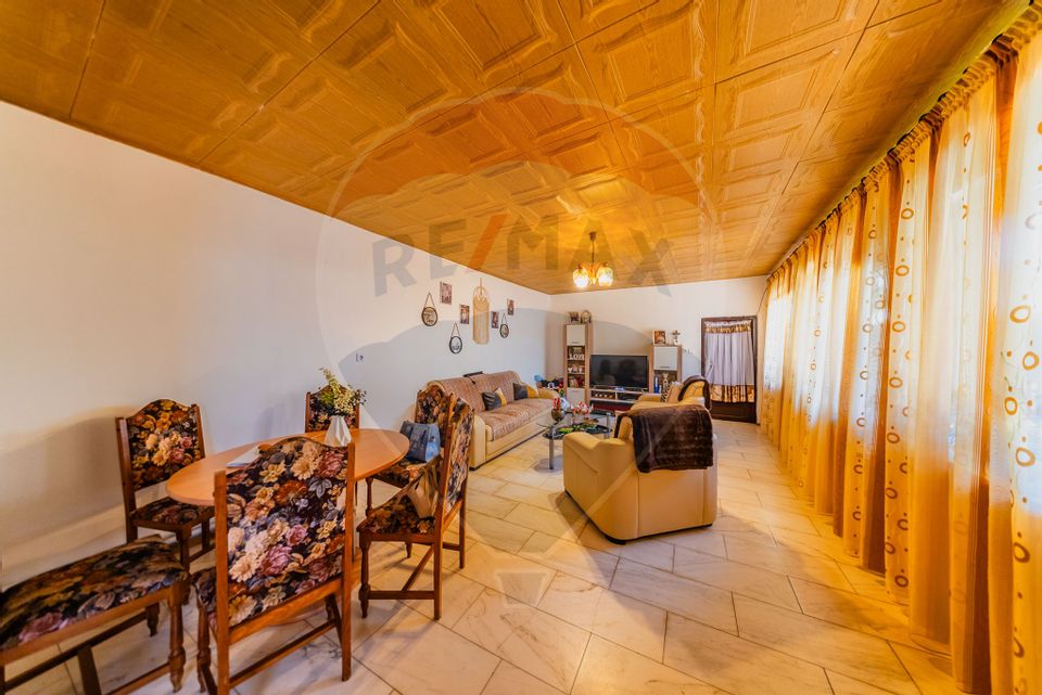 7 room House / Villa for sale, Confectii area