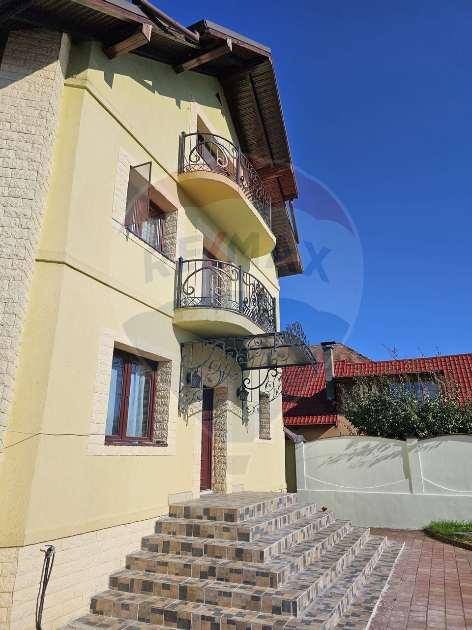 12 room House / Villa for sale, Central area