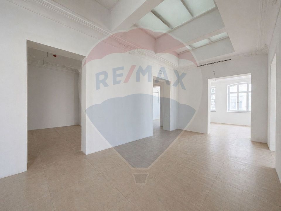 Premium office space / showroom - 573 sqm | Parking | Calea Victoriei