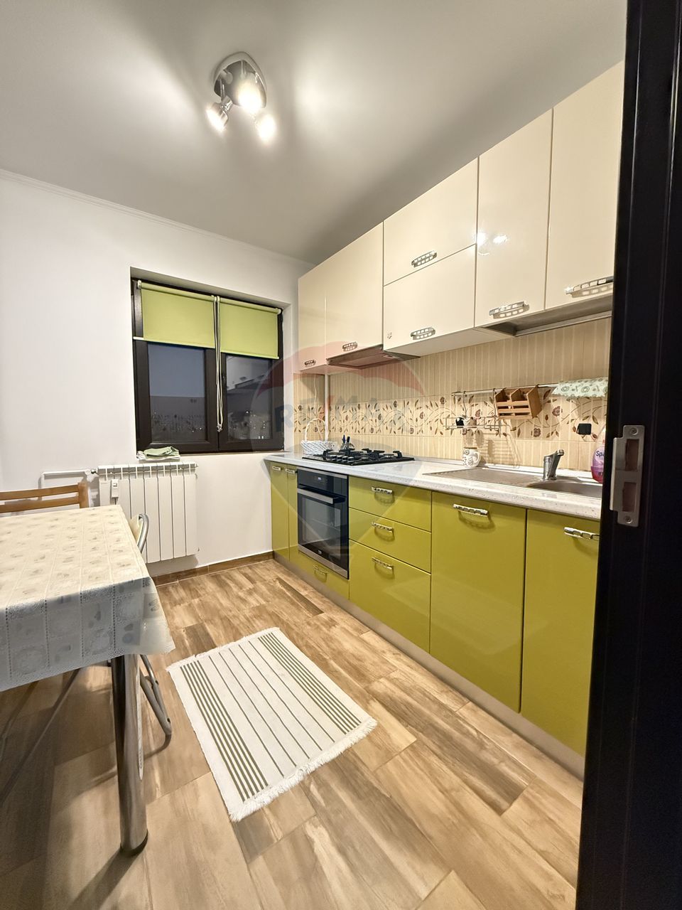 Apartament 2 camere cu loc de parcare de închiriat în zona Brancoveanu