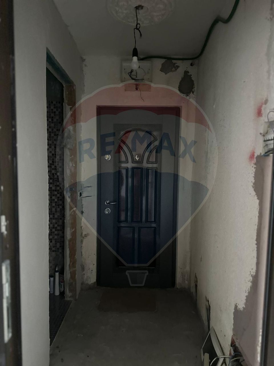 Apartament cu 2 camere de vânzare Savinesti