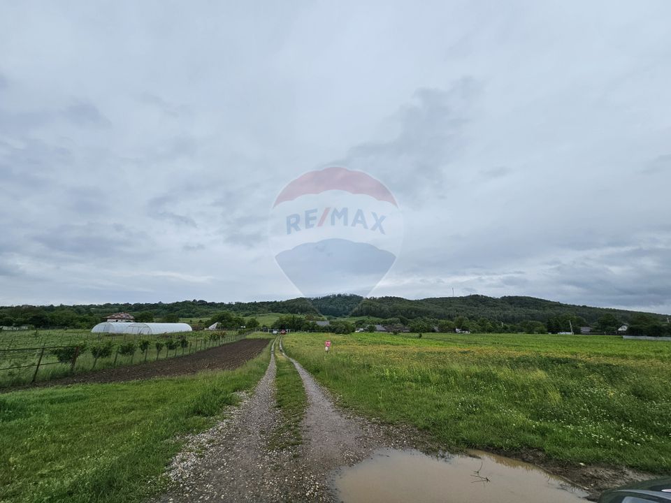 Land 1,495sqm Dobreni / Strada Parau Almas