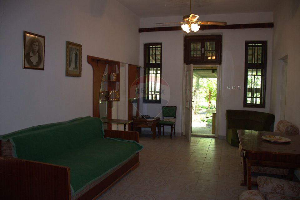 9 room House / Villa for sale