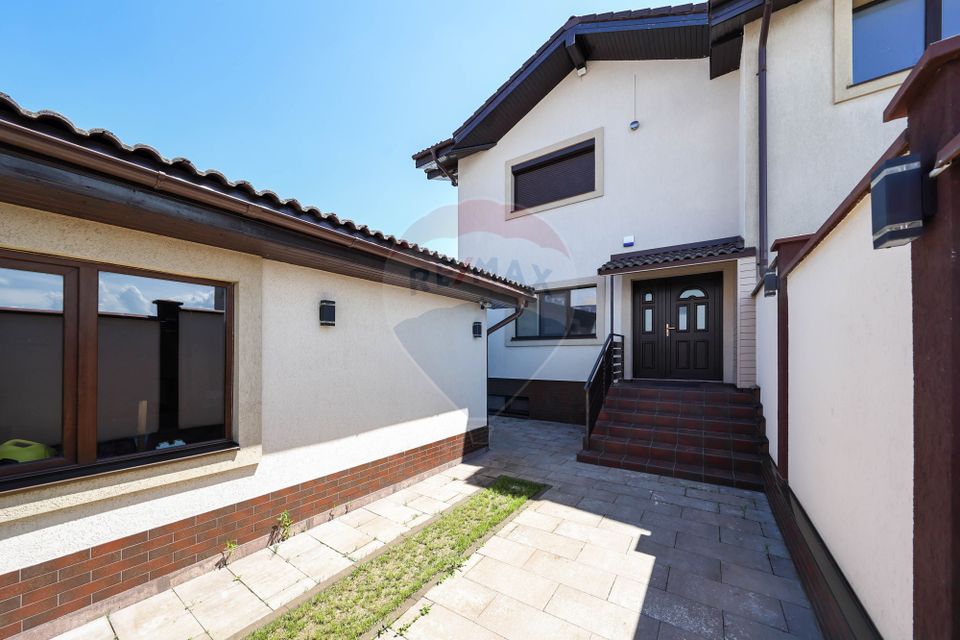 Vilă premium, saune, jacuzzi curte de 1000 mp