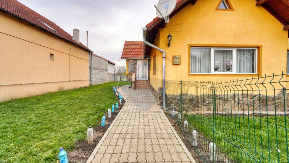 Renovated House with Land 1830 sqm in Prejmer!