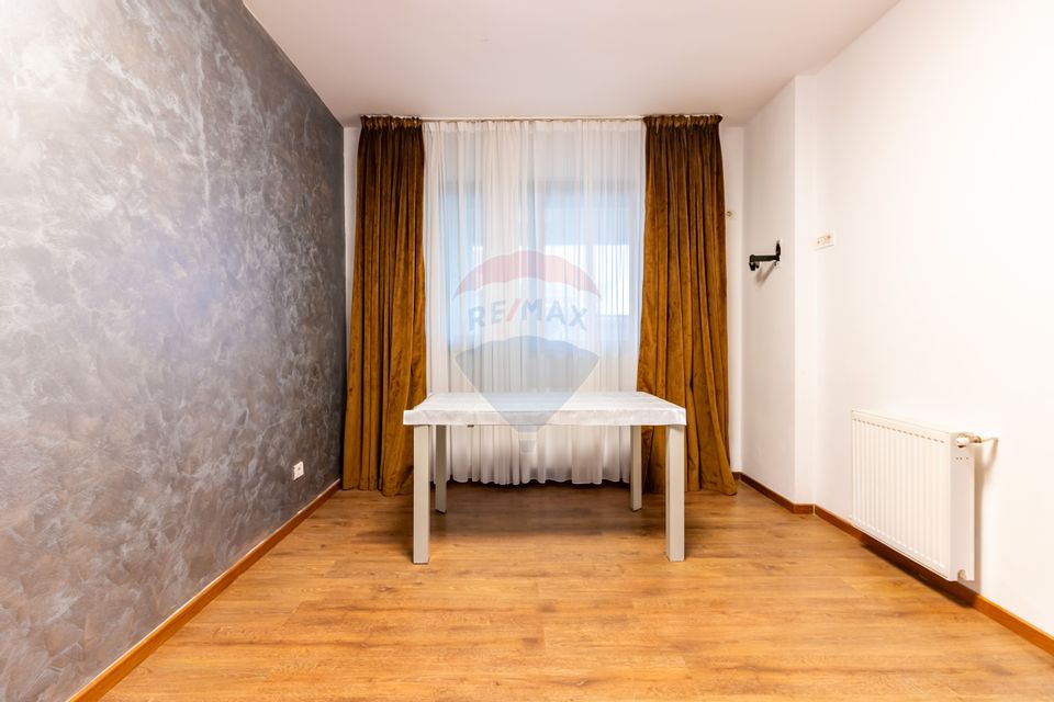 Apartament cu 4 camere si gradina proprie de vanzare/ str.  Amurgului