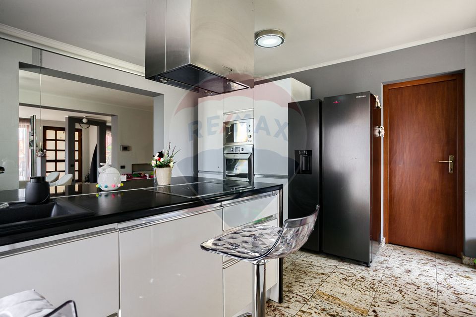 Casă modernă și spațioasă cu piscină,saună și sală de fitness – Pecica