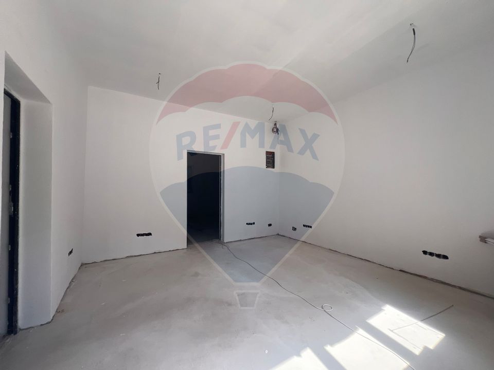 95sq.m Commercial Space for rent, Grigorescu area