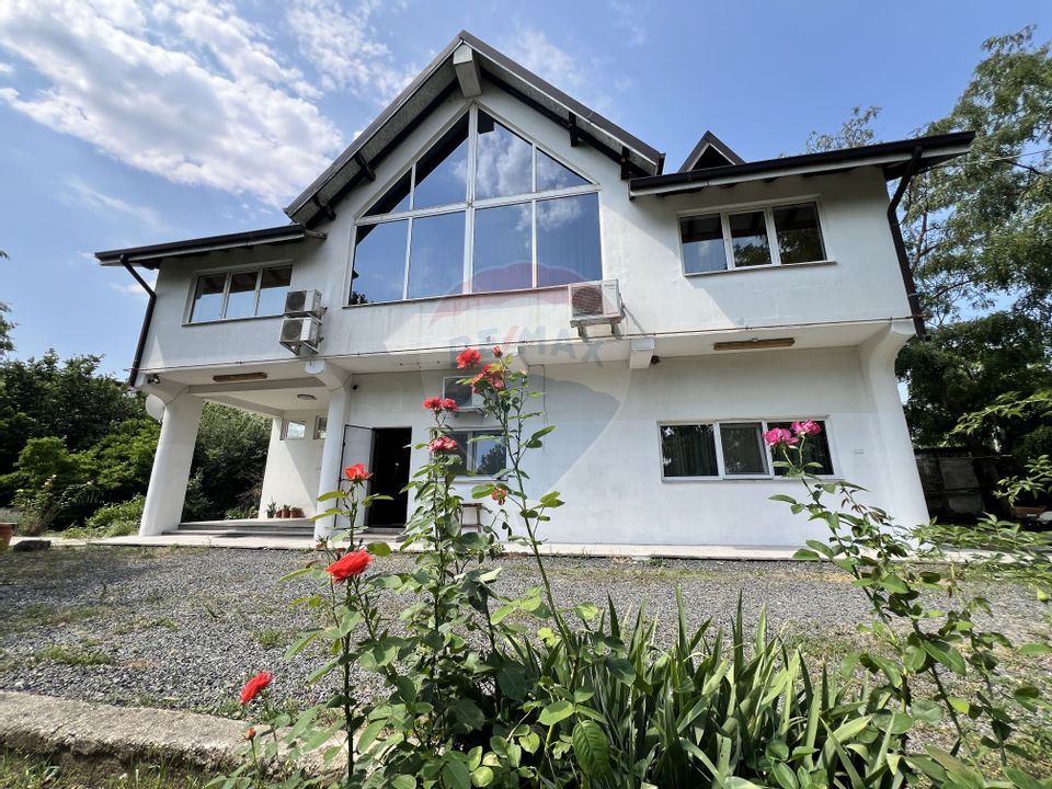 8 room House / Villa for sale