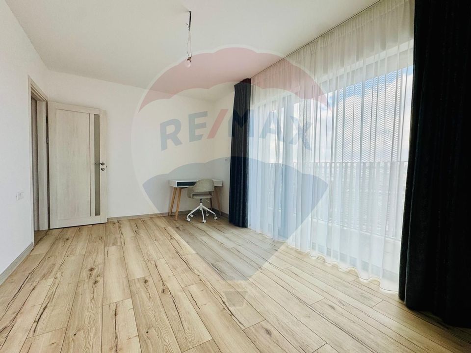 Apartament cu 3 camere de vânzare în zona Central
