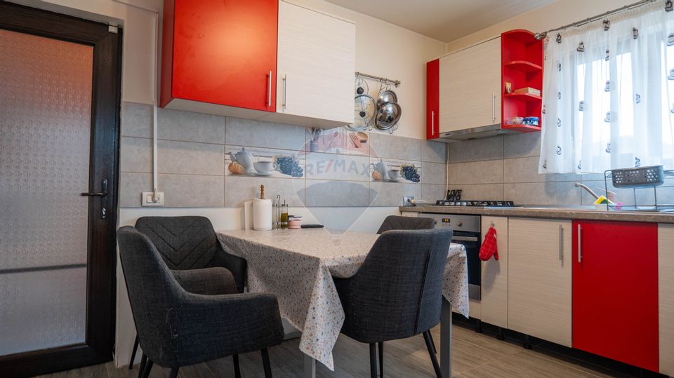 4 room House / Villa for sale, Exterior Est area