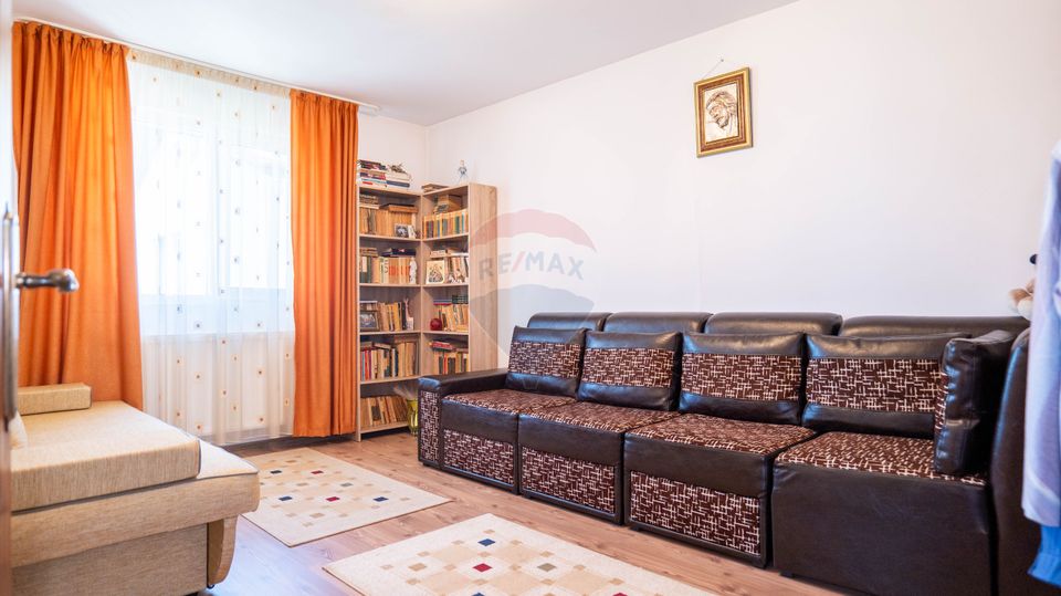 Vanzare vilă Bacu P+1+Pod, livadă, acces rapid A0/A1/Centură