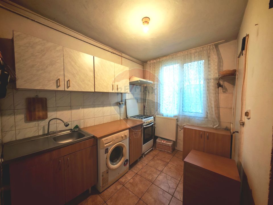 Apartament cu 2 camere -  zona P-ta Resita