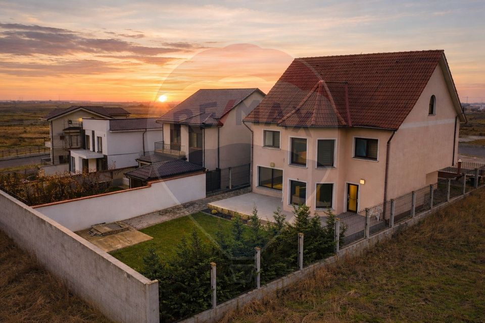 Casă / Vilă cu 7 camere de vânzare în Ovidiu Sud Constanta