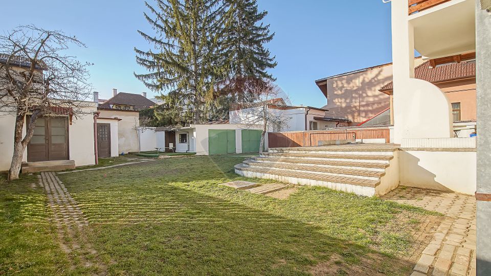 9 room House / Villa for rent, Centrul Civic area