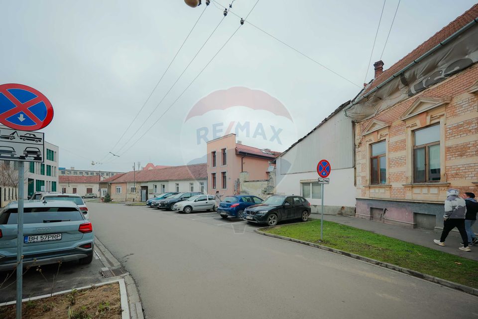 4 room Apartment for sale, Central area