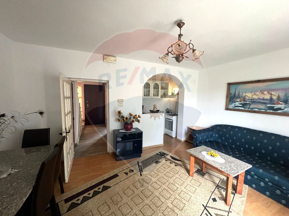 Casă / Vilă cu 6 camere de vânzare în com. Răcăciuni